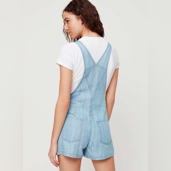Aritzia TNA Senryu Shorts Denim Overalls Medium Light Wash Women’s Jean XS - Picture 2 of 9